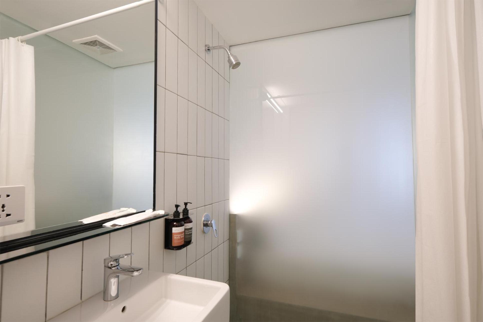 Teduh Simatupang Hotel Jakarta Phòng bức ảnh